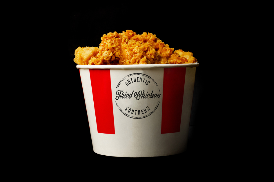 . Homestyle πανέ Μπουτακι κοτόπουλου spicy served